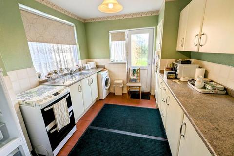 32 Brangwyn Grove, Bristol, BS7 9UB