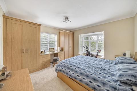 4 bedroom detached house to rent, Staines-upon-thames,  Surrey,  TW18