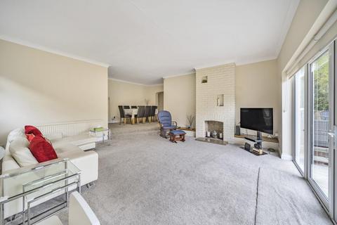 4 bedroom detached house to rent, Staines-upon-thames,  Surrey,  TW18