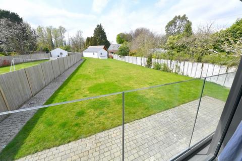 3 bedroom detached house to rent, Staines-upon-Thames,  Surrey,  TW18