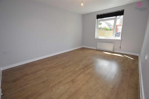 2 bedroom flat to rent, Gloucester Road, Barnet