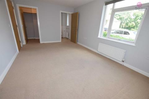 2 bedroom flat to rent, Gloucester Road, Barnet