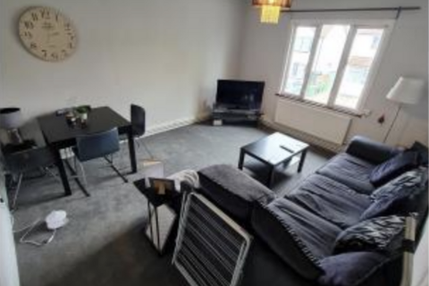 2 bedroom flat to rent, Gander Green Lane, Sutton SM1