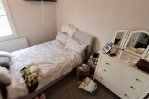 2 bedroom flat to rent, Gander Green Lane, Sutton SM1