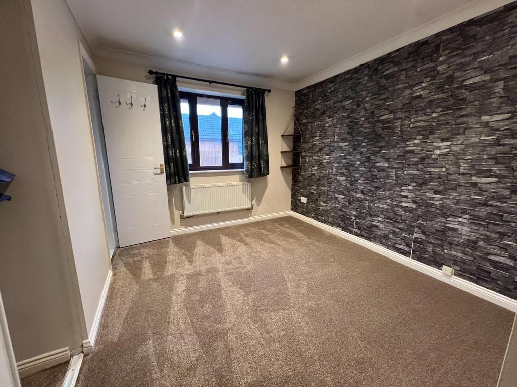 Bedroom 1.JPG