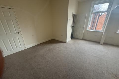 2 bedroom flat to rent, Talbot Road, South Shields NE34