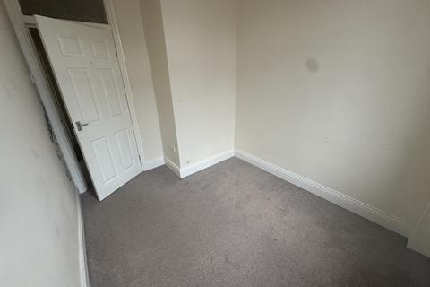 2 bedroom flat to rent, Talbot Road, South Shields NE34