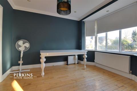 undefined, Ickenham, UB10