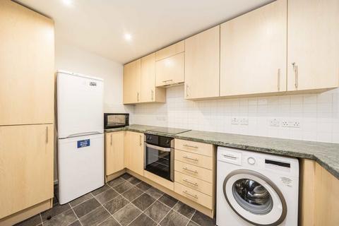 2 bedroom flat to rent, Melliss Avenue, Kew TW9