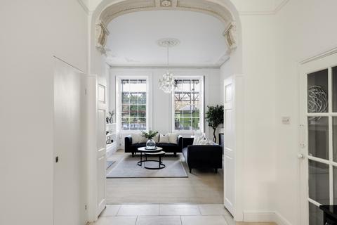 Hall Floor Flat, 13 Vyvyan Terrace, Bristol, BS8 3DG