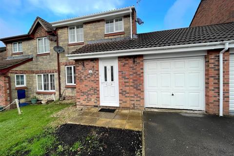 3 bedroom semi-detached house to rent, 30 Bryn OnnenKenfig Hill