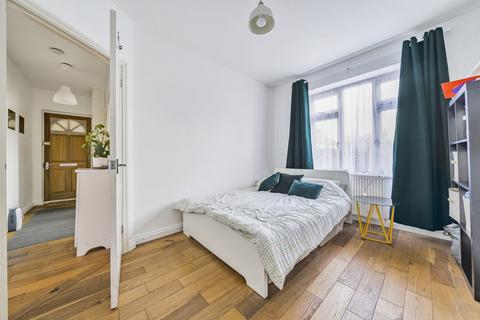 2 bedroom apartment for sale, Chinbrook Road, London