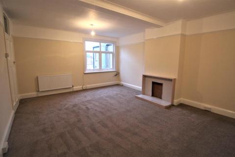 2 bedroom flat to rent, Station Road, Edgware, HA8