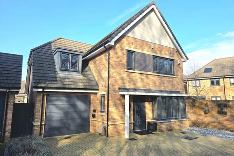 4 bedroom detached house for sale, Victoria Close, Welwyn Garden City, AL7