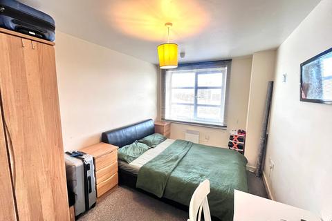 2 bedroom flat to rent, Spindletree Avenue, Manchester M9