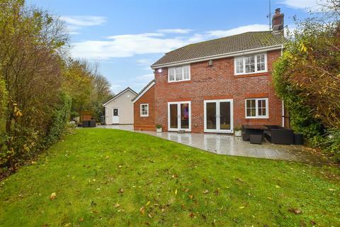 4 bedroom detached house for sale, Covert Mead, Ashington, West Sussex