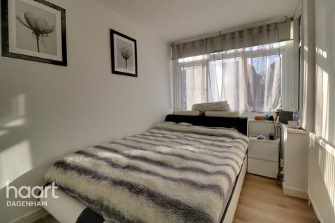 1 bedroom flat for sale, Third Avenue, Dagenham