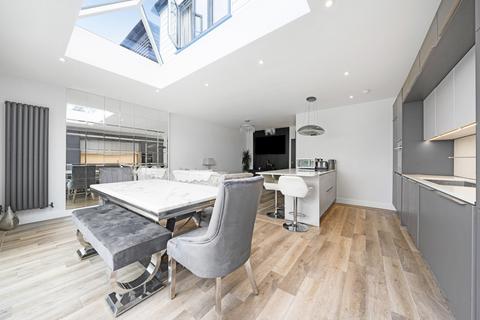 16 Augustine Road, Orpington, BR5 3JX