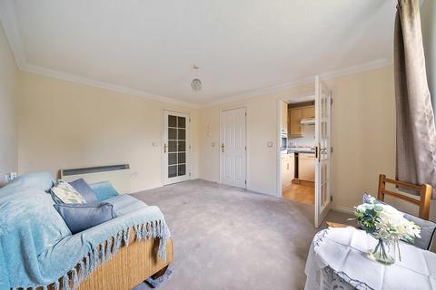 1 bedroom retirement property for sale, Alma Road, Romsey, Hampshire, SO51