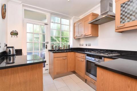 3 bedroom apartment to rent, Cholmeley Park, London, N6