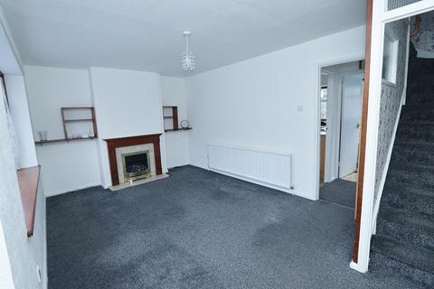 3 bedroom terraced house to rent, Frinton Road, Collier Row, RM5