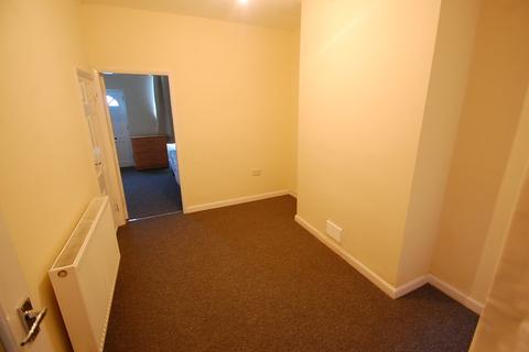 2 bedroom terraced house to rent, Orchard Street, Burton upon Trent DE14