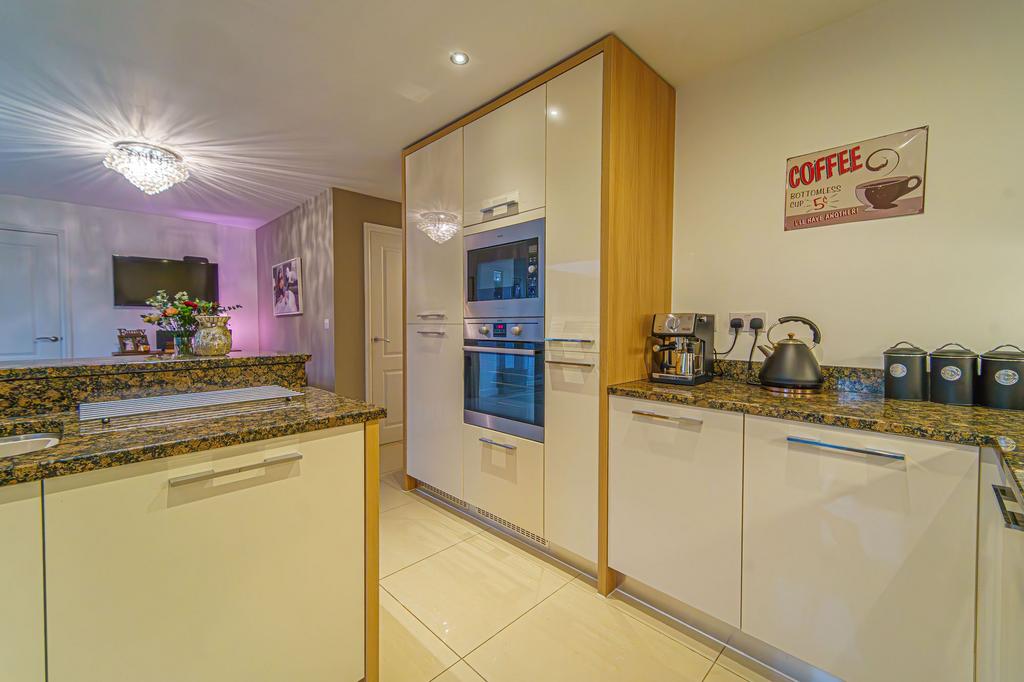 Kitchen dining room