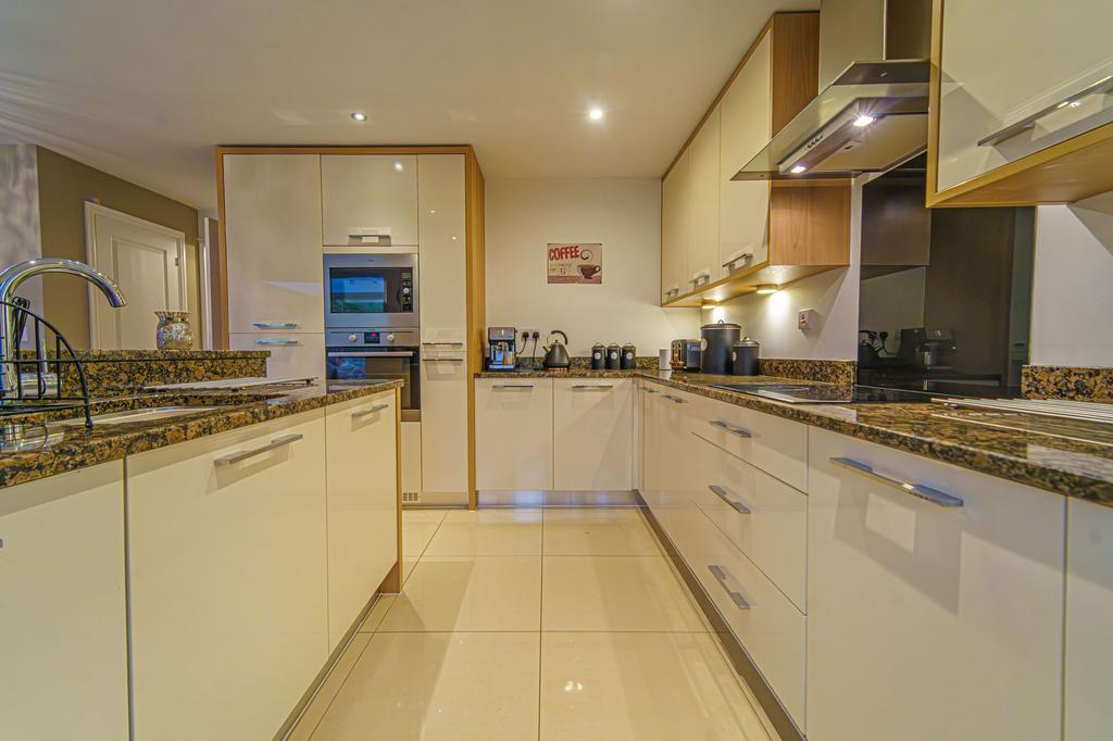 Kitchen dining room