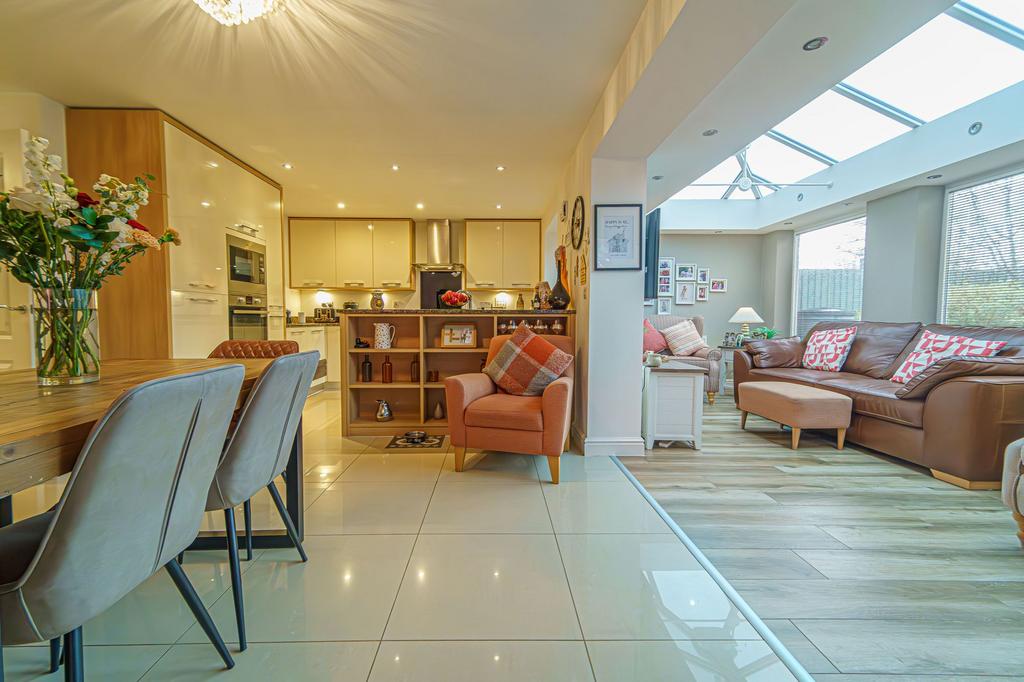 Kitchen dining room