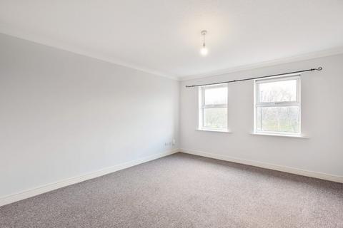 2 bedroom flat to rent, Barbican Road, York, YO10