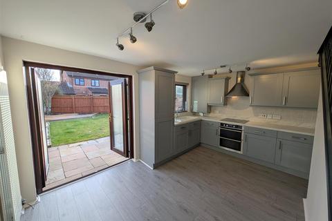 3 bedroom semi-detached house to rent, Westpark Drive, Darlington