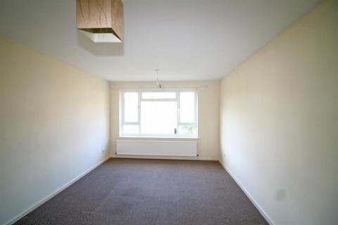 1 bedroom maisonette to rent, Carew Road