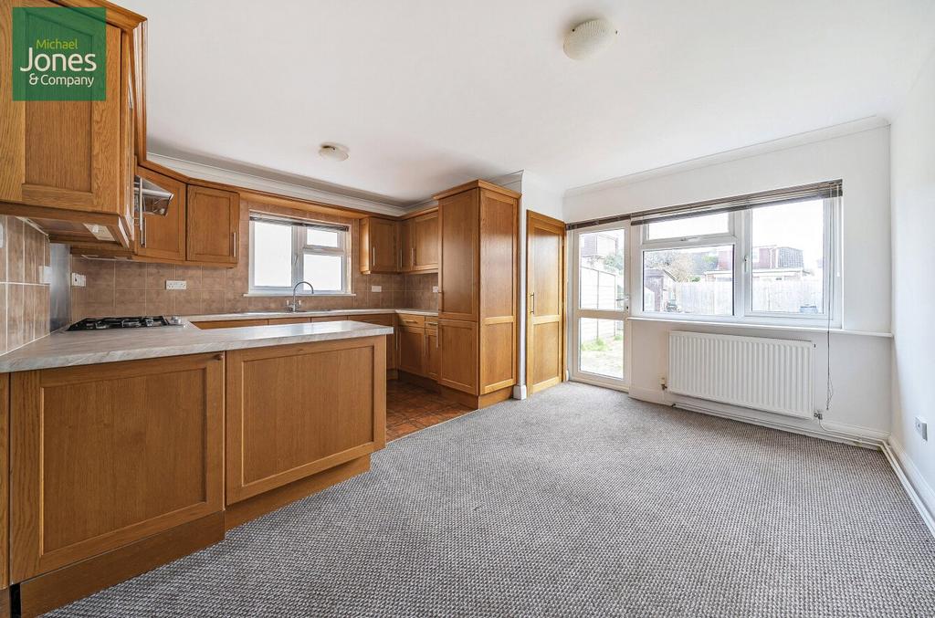 Kitchen/ Dining Room