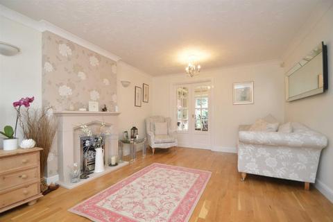 4 bedroom detached house for sale, Mitcham Court, Kingswood Oak, Shrewsbury