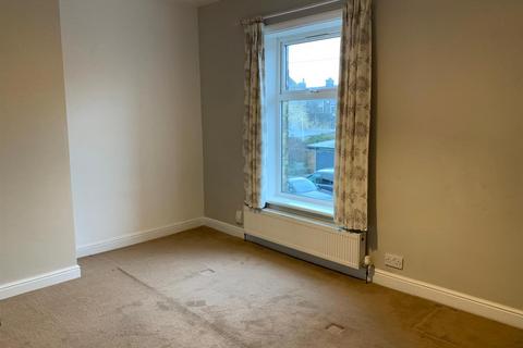 2 bedroom terraced house to rent, West View, Silsden BD20 9JY