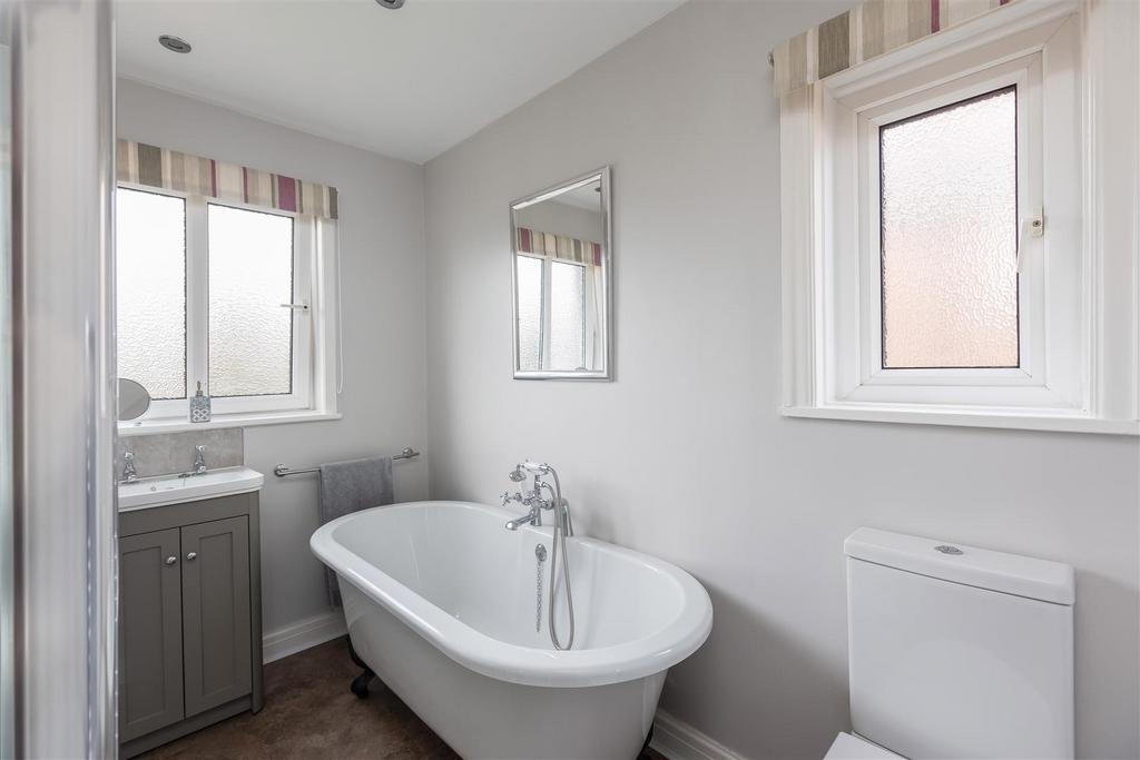 Beacon Park 23 Bathroom-1.jpg
