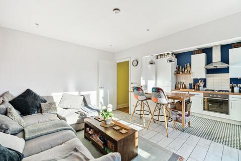 2 bedroom flat for sale, Caledonian Road, London, N7