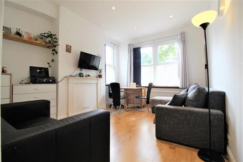 2 bedroom apartment to rent, Broughton Road, Thornton Heath