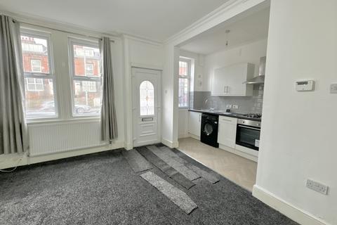 3 bedroom terraced house to rent, Stanley Road, Leeds, West Yorkshire, LS9