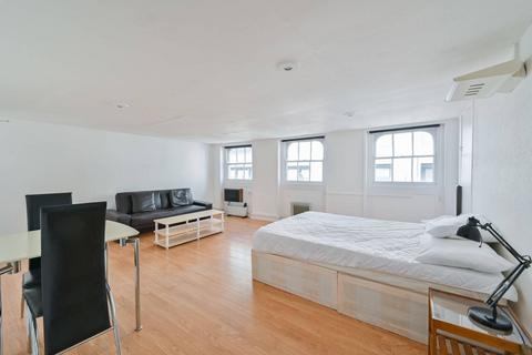 Studio to rent, Duke Street, Marylebone, London, W1U