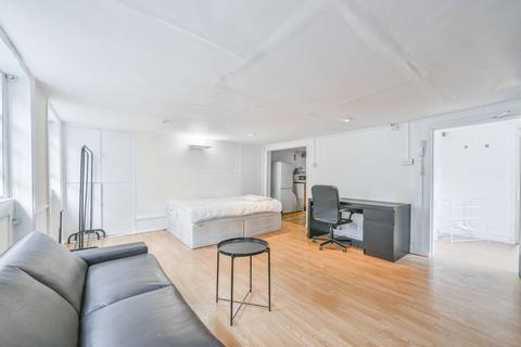 Studio to rent, Duke Street, Marylebone, London, W1U