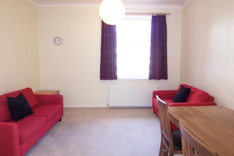 2 bedroom flat to rent, Tron Square, Edinburgh EH1