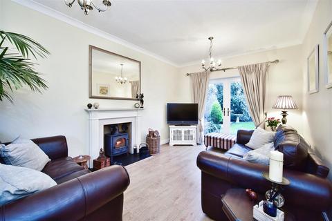 3 bedroom detached house for sale, Wadham Place, Sittingbourne