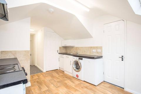 2 bedroom flat to rent, Watling Street, Hertfordshire WD7