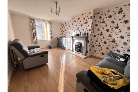 3 bedroom semi-detached house to rent, Abbey Road, Willingborough, NN8