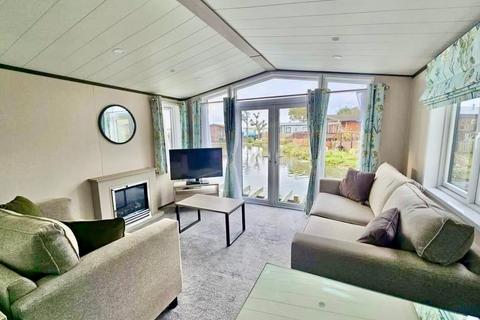 2 bedroom lodge for sale, Flag Hill, Great Bentley, Colchester, CO7