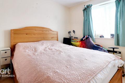 2 bedroom flat for sale, St Andrews Court, Bury St Edmunds