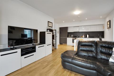 2 bedroom flat for sale, Falcondale Court ¦ Lakeside Drive ¦ Park Royal ¦ London