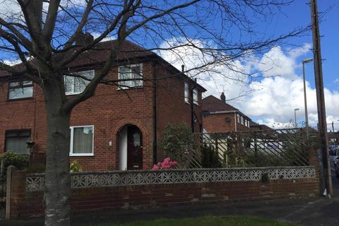 3 bedroom semi-detached house to rent, Graham Avenue, Great Sutton, Ellesmere Port, CH66 3PT