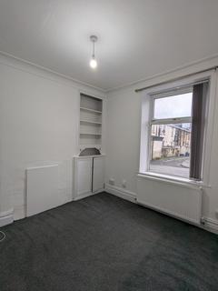 2 bedroom terraced house to rent, Piccadilly Road, Burnley BB11